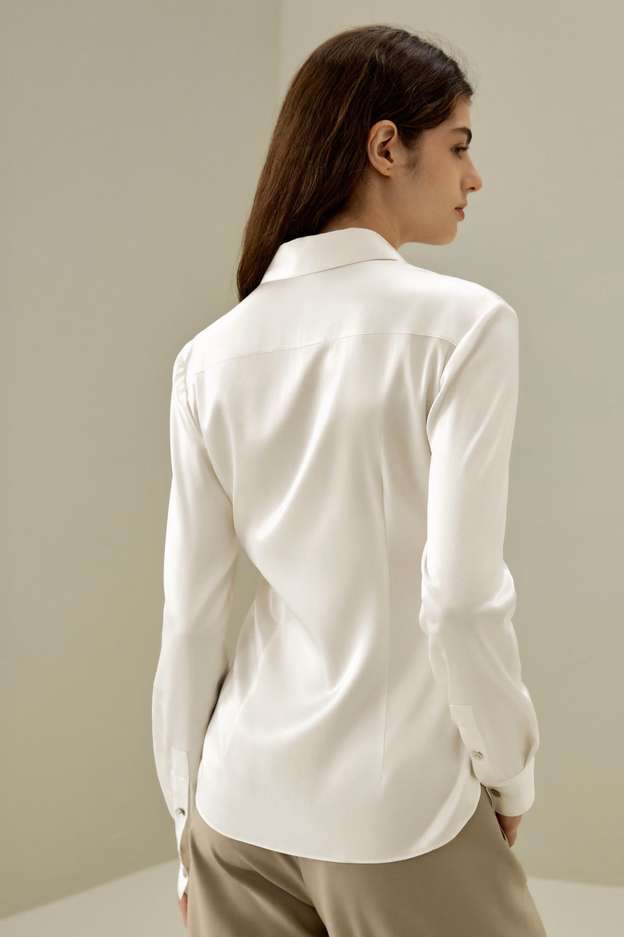 Camicia in seta dalla silhouette elegante
