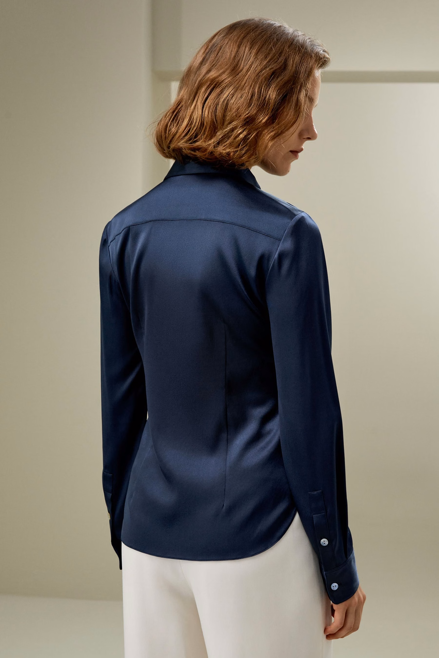 Camicia in seta dalla silhouette elegante