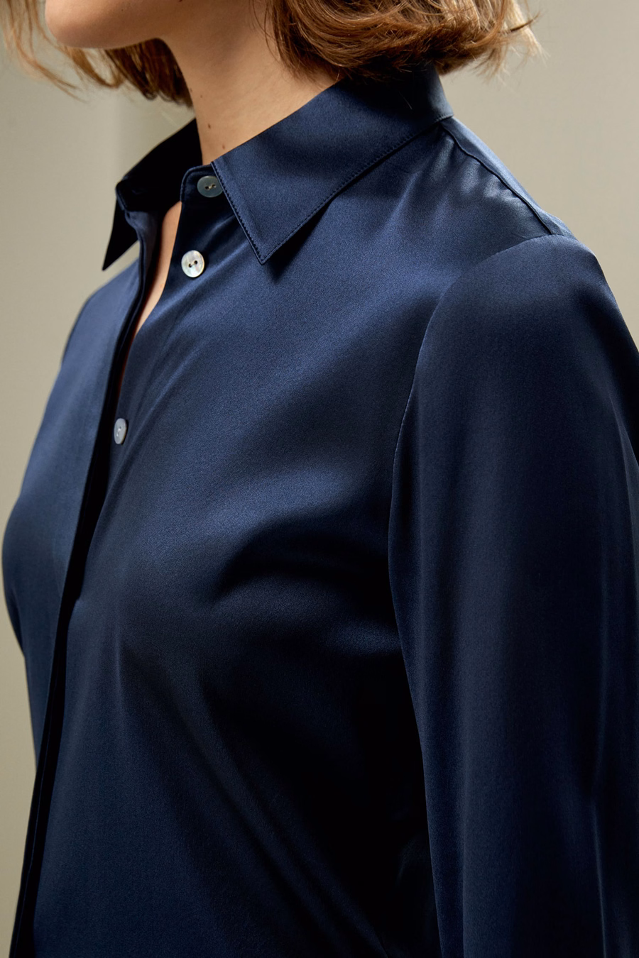 Camicia in seta dalla silhouette elegante