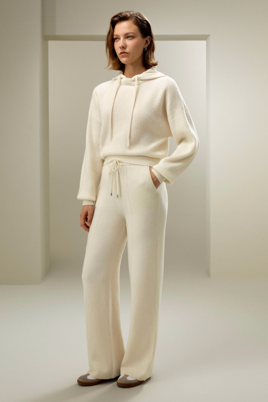 Eshe 2-in-1 Cashmere Staccabile Hoodie