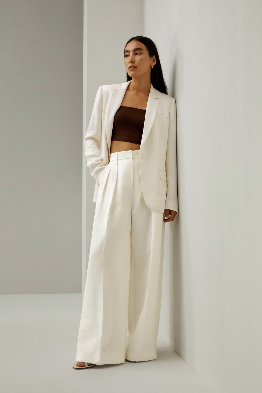 Pantaloni in misto seta e lino con pieghe frontali