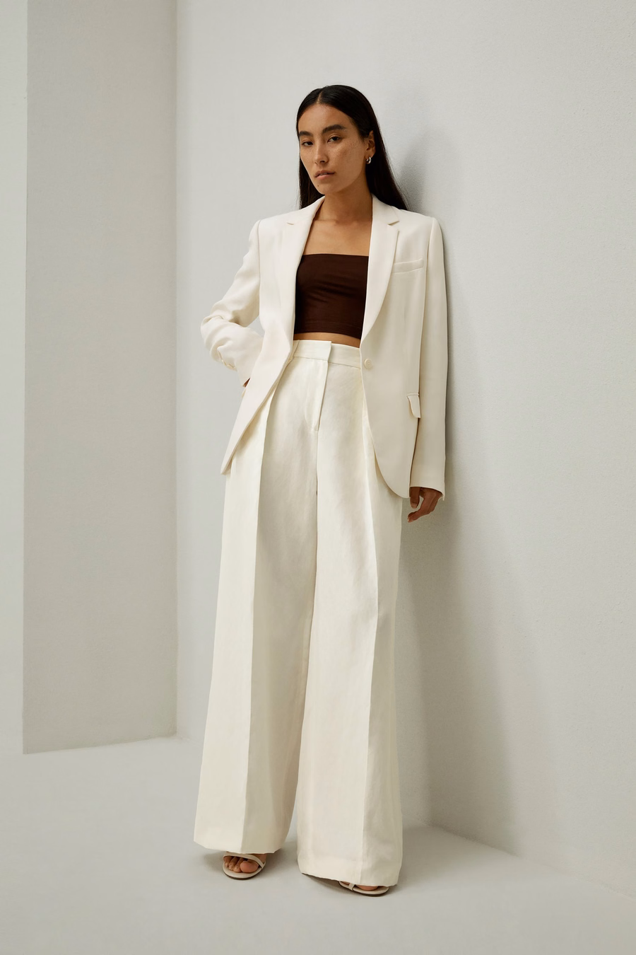Pantaloni in misto seta e lino con pieghe frontali