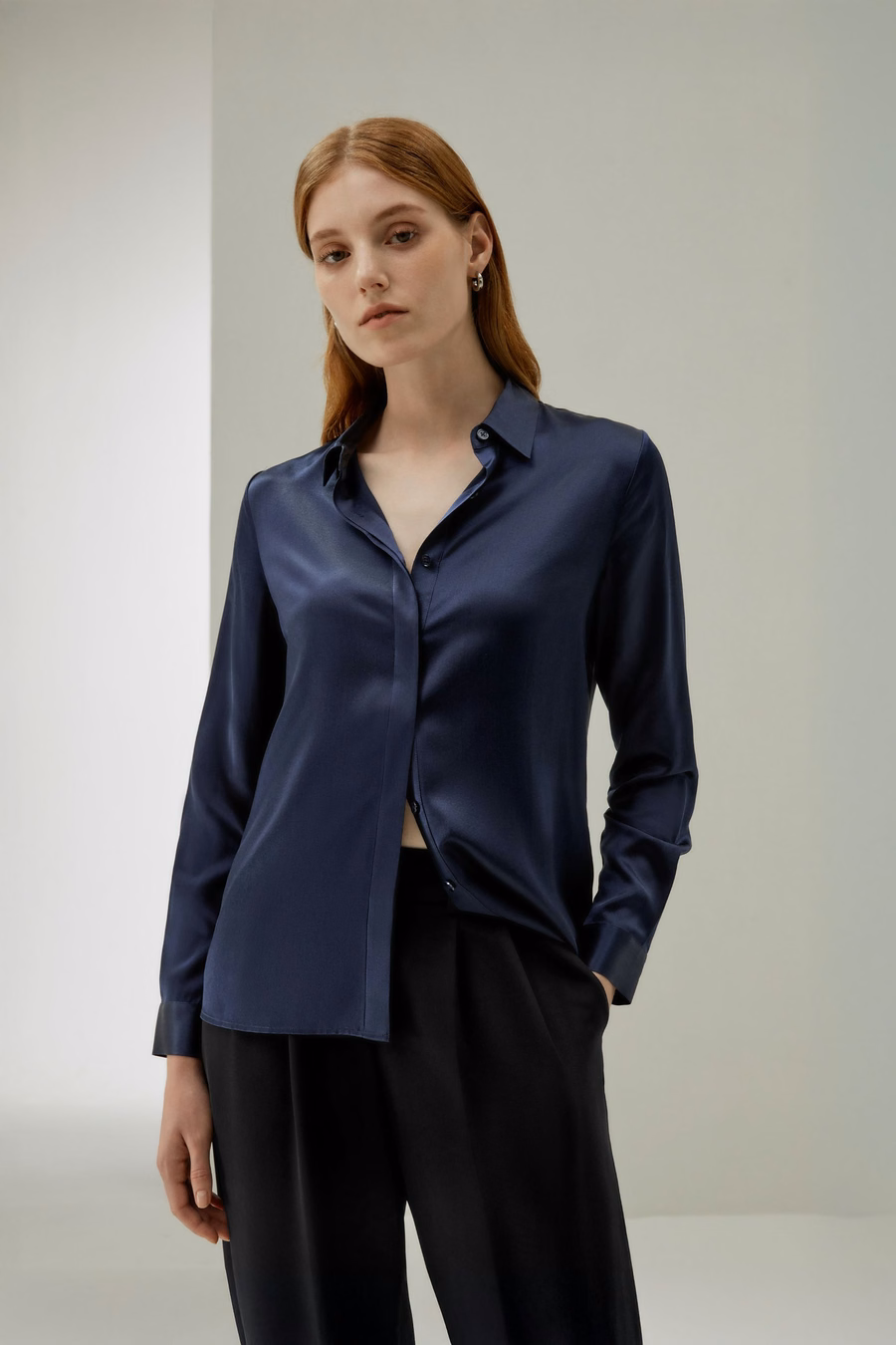 Camicia in seta con pattina nascosta di base