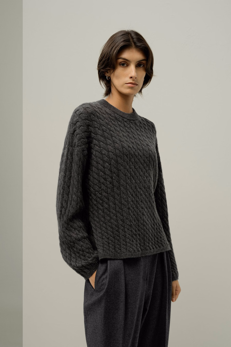 Maglione in cashmere a treccia con scollo rotondo