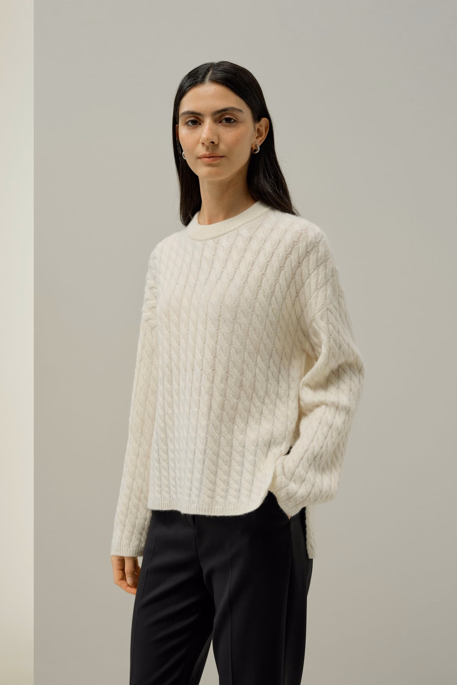 Maglione in cashmere a treccia con scollo rotondo