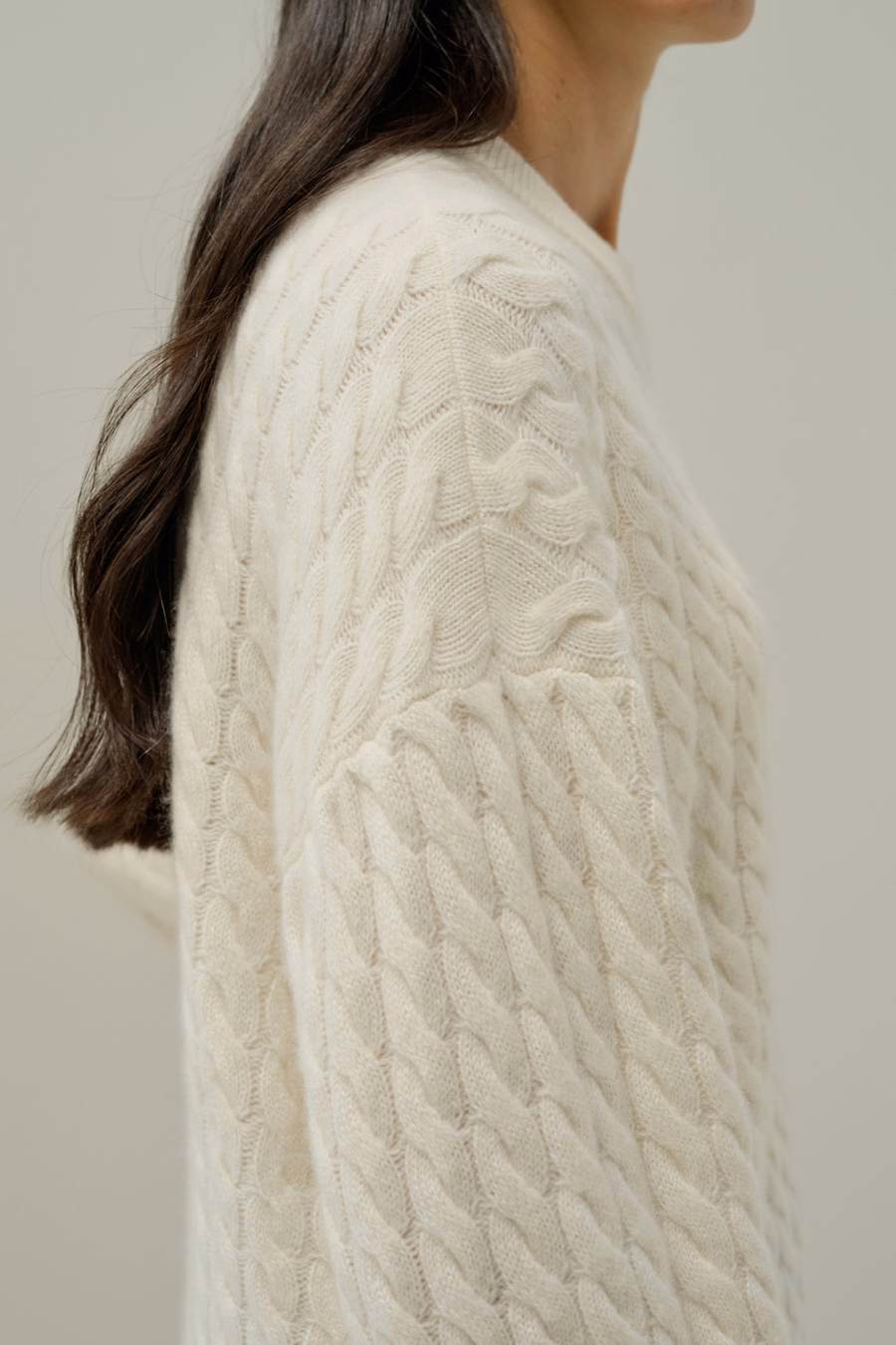 Maglione in cashmere a treccia con scollo rotondo