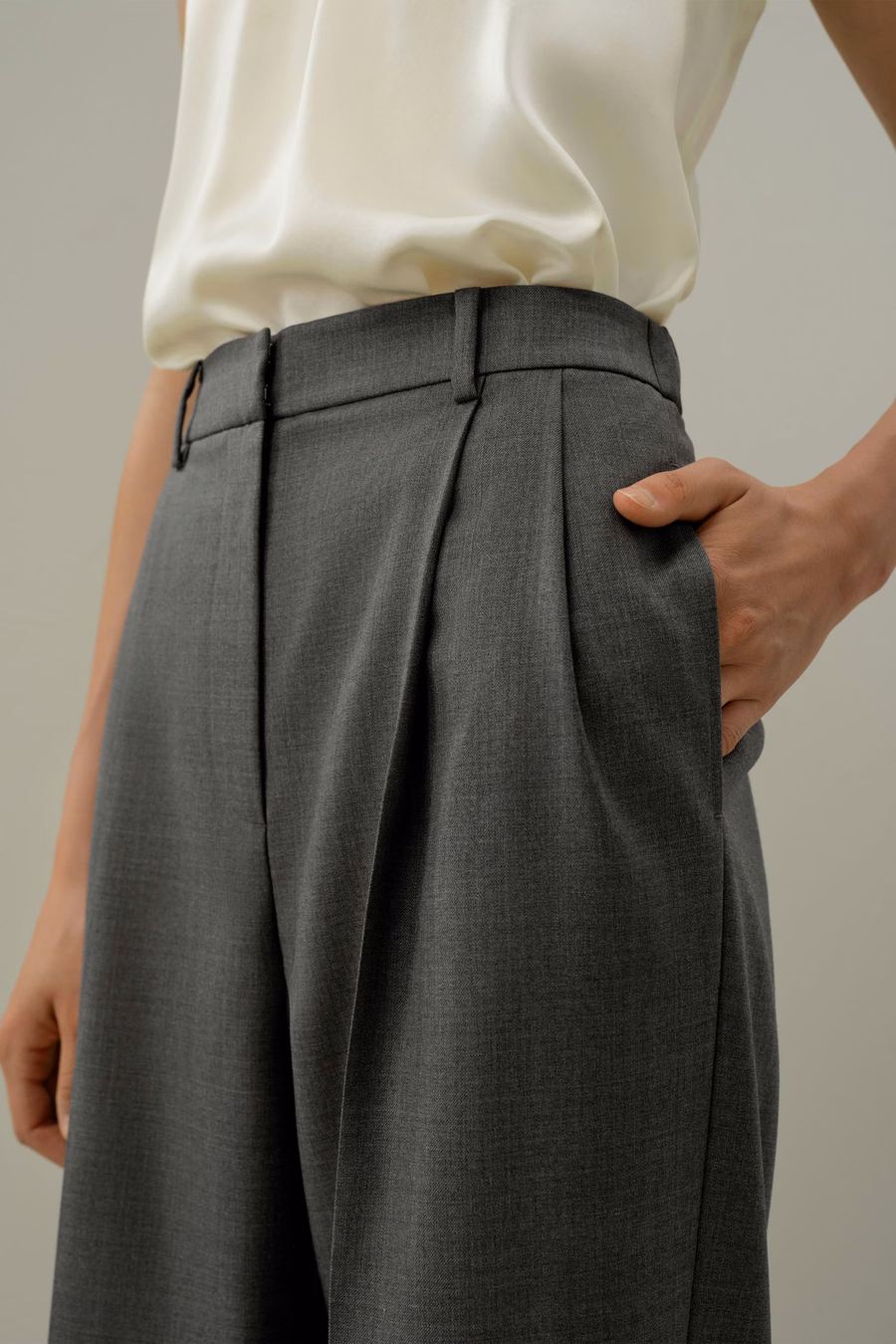 Pantaloni dritti in lana e seta