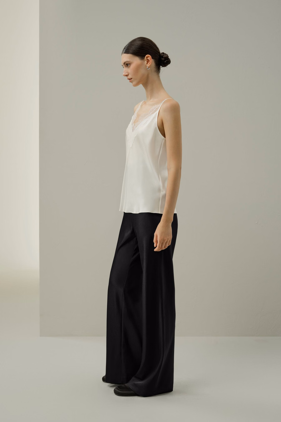 Camisola in seta con pizzo