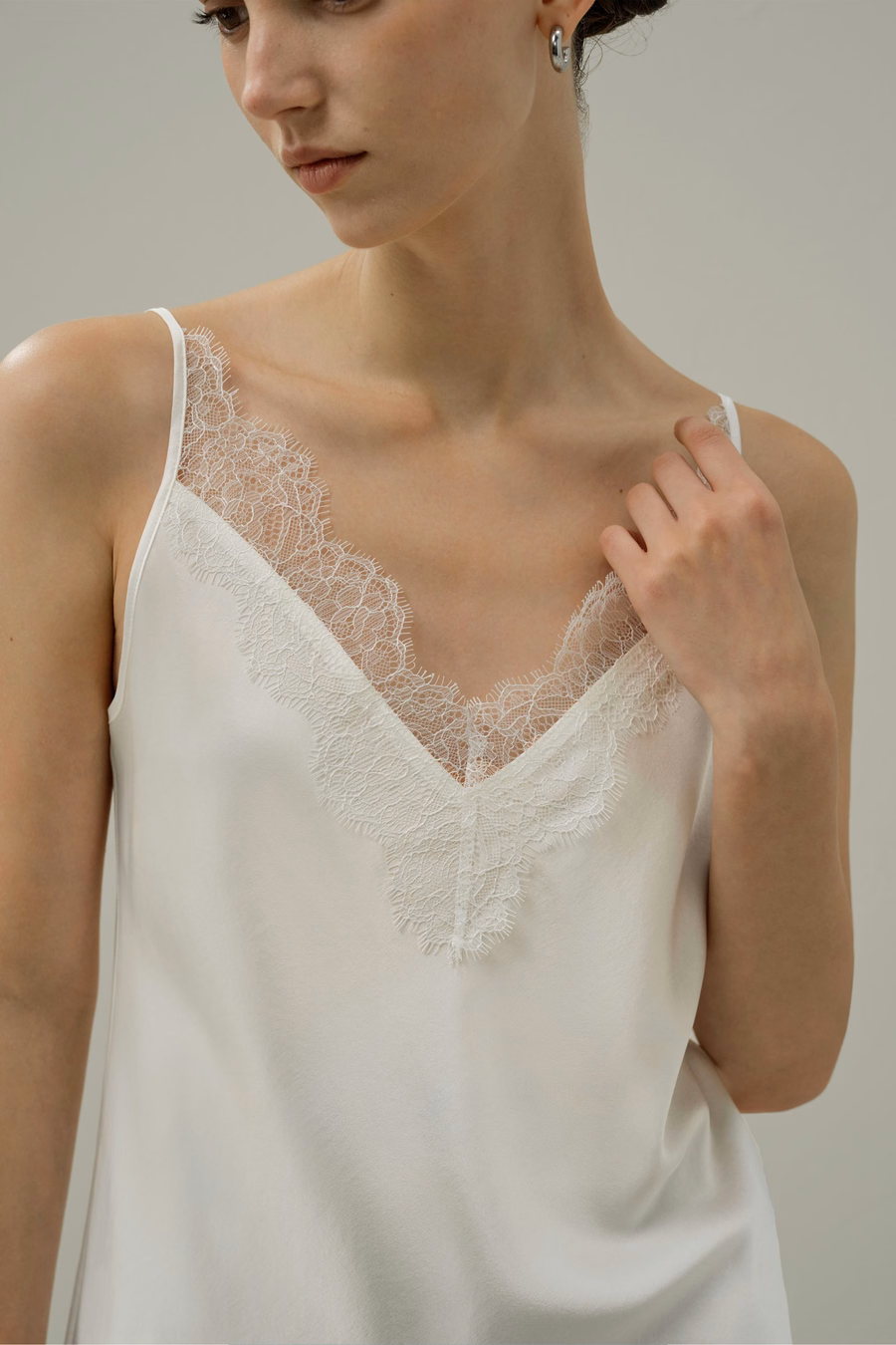 Camisola in seta con pizzo
