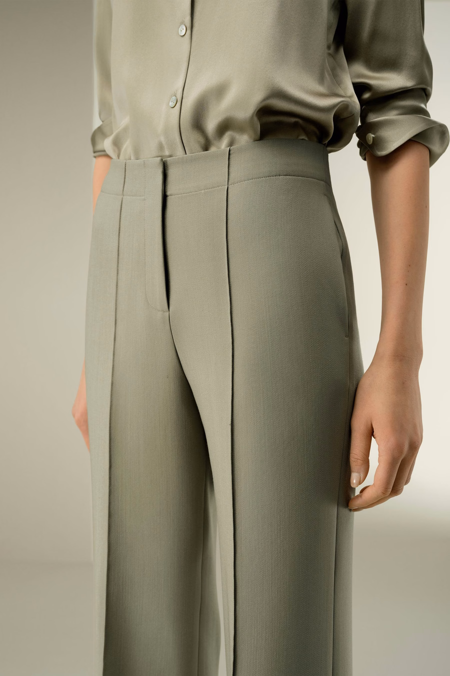 pantaloni a campana in twill di seta e lana