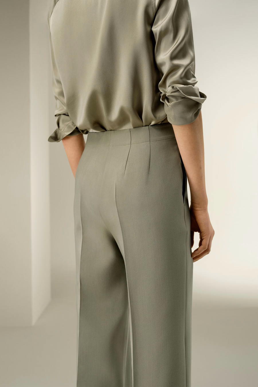 pantaloni a campana in twill di seta e lana