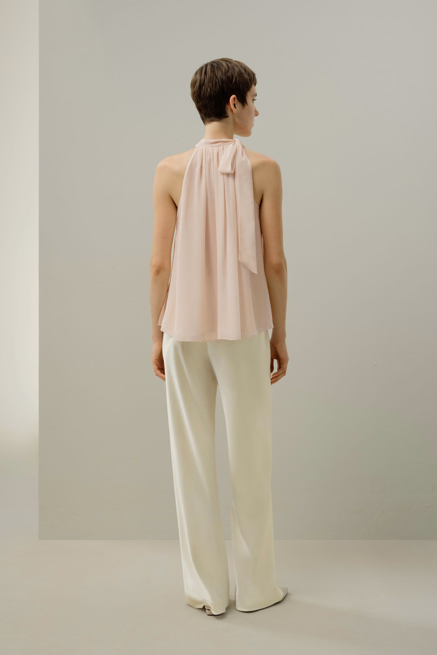 Blusa in georgette con collo a cravatta regolabile