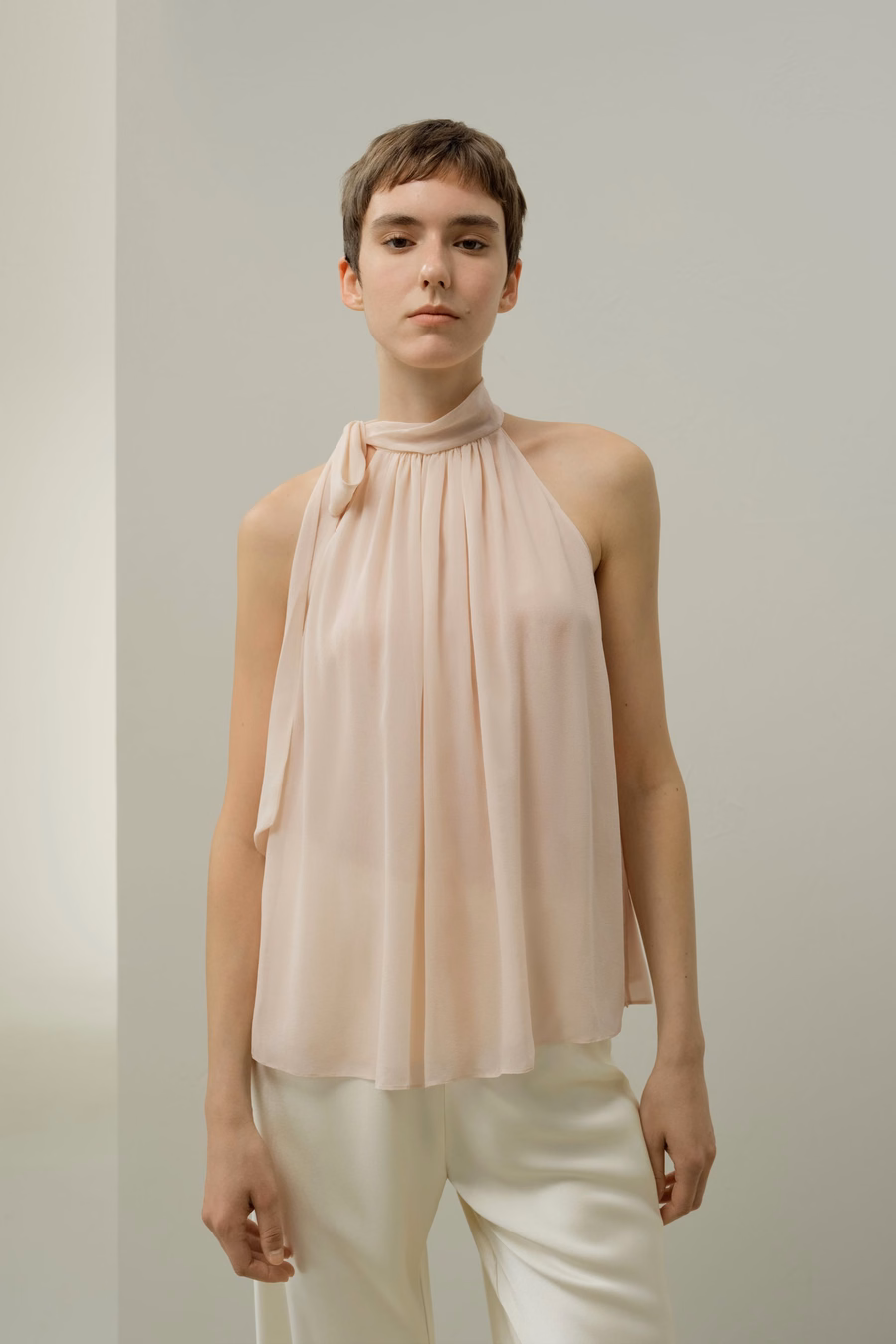 Blusa in georgette con collo a cravatta regolabile