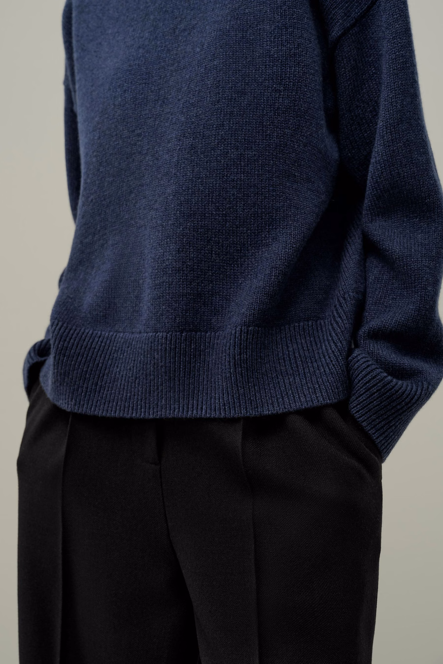 Maglione in Lana-Cashmere con Collo Rotondo Oversized