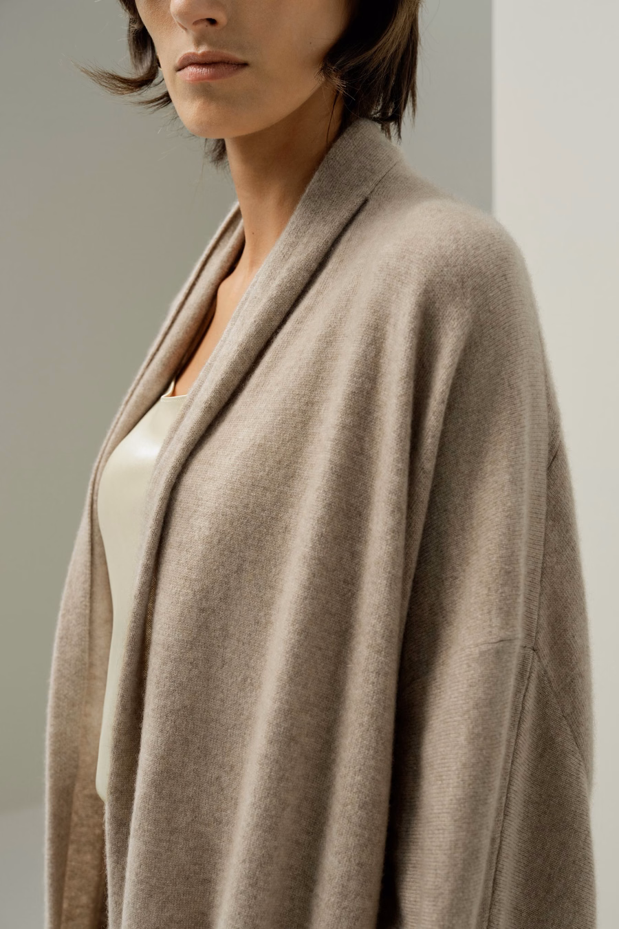 Cardigan in cashmere lunghezza polpaccio