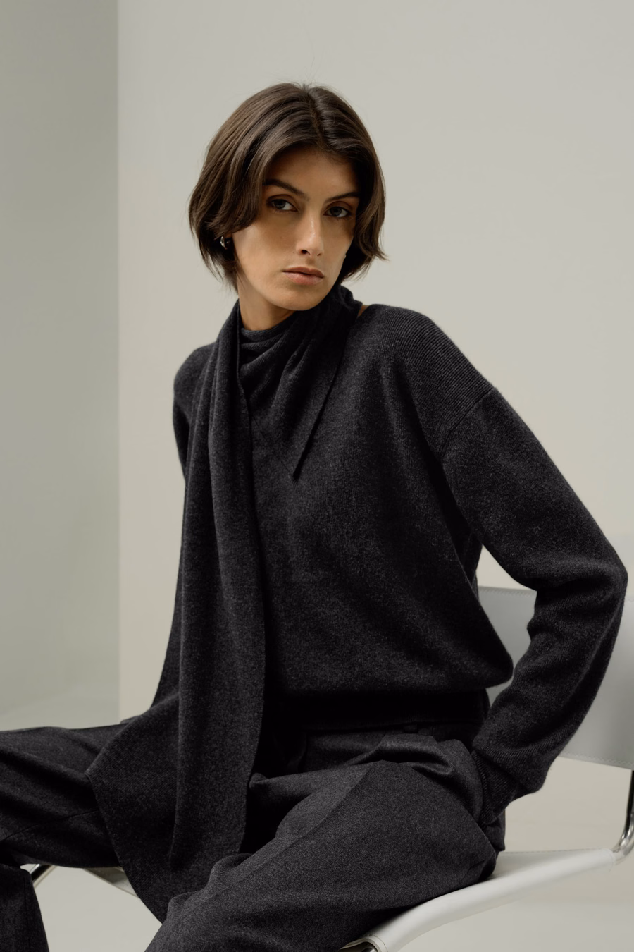 Maglione in lana e cashmere con colletto a papillon