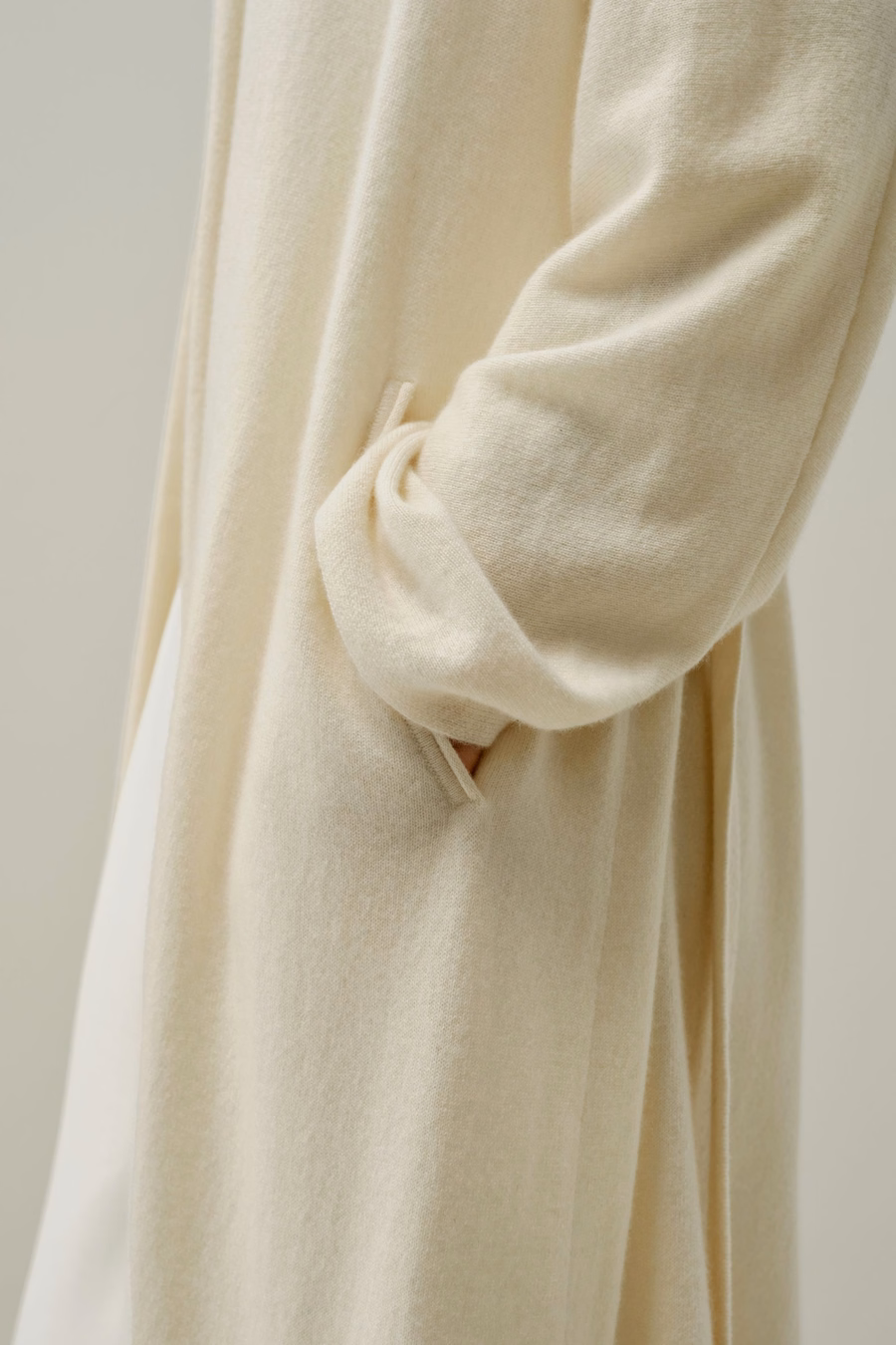 Cardigan in cashmere lunghezza polpaccio