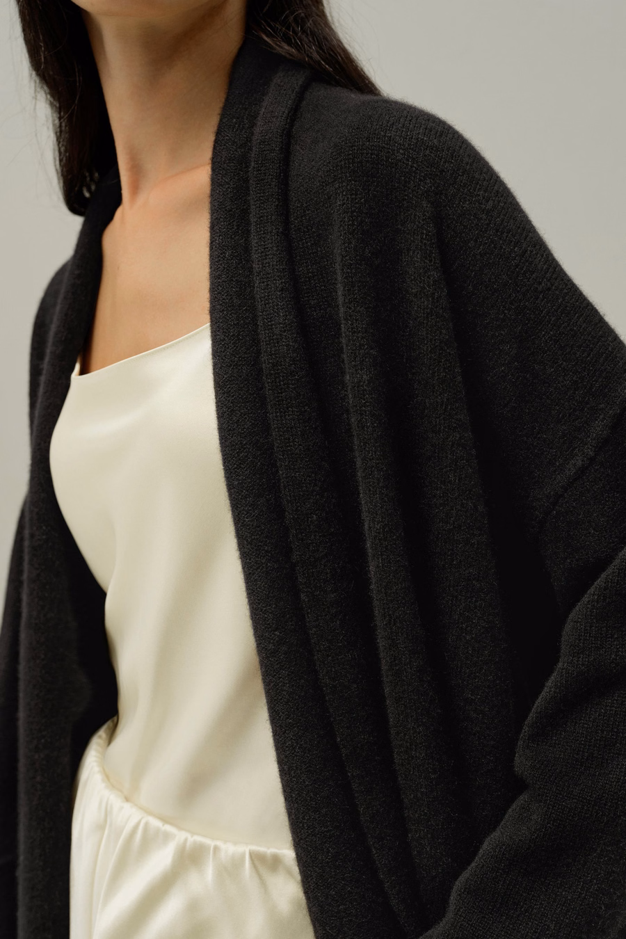 Cardigan avvolgente in cashmere per il tempo libero