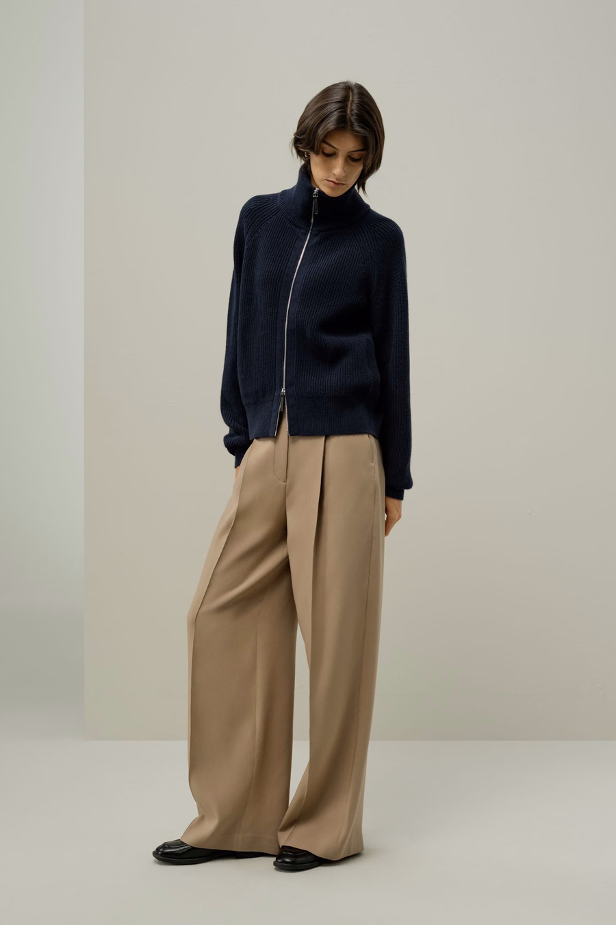 Cardigan con zip e collo alto a maglia a coste
