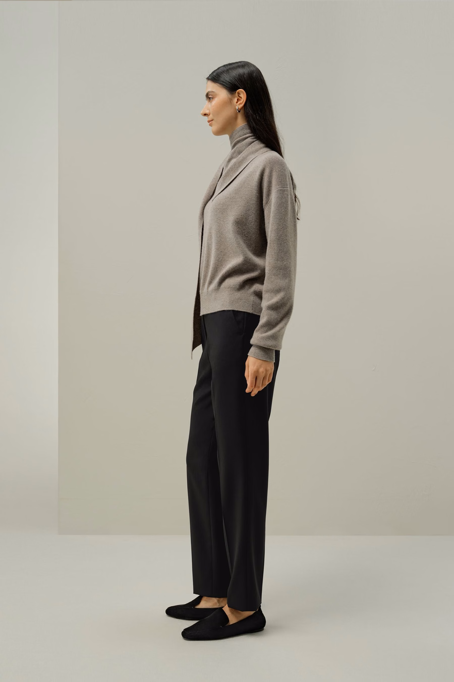 Maglione in lana e cashmere con colletto a papillon