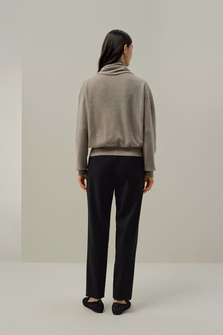Maglione in lana e cashmere con colletto a papillon