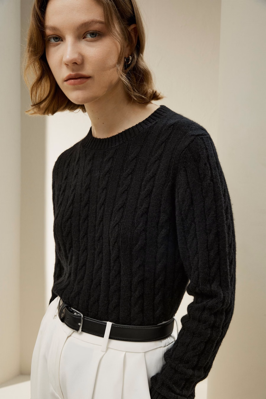 Maglione classico a trecce con bordi a coste