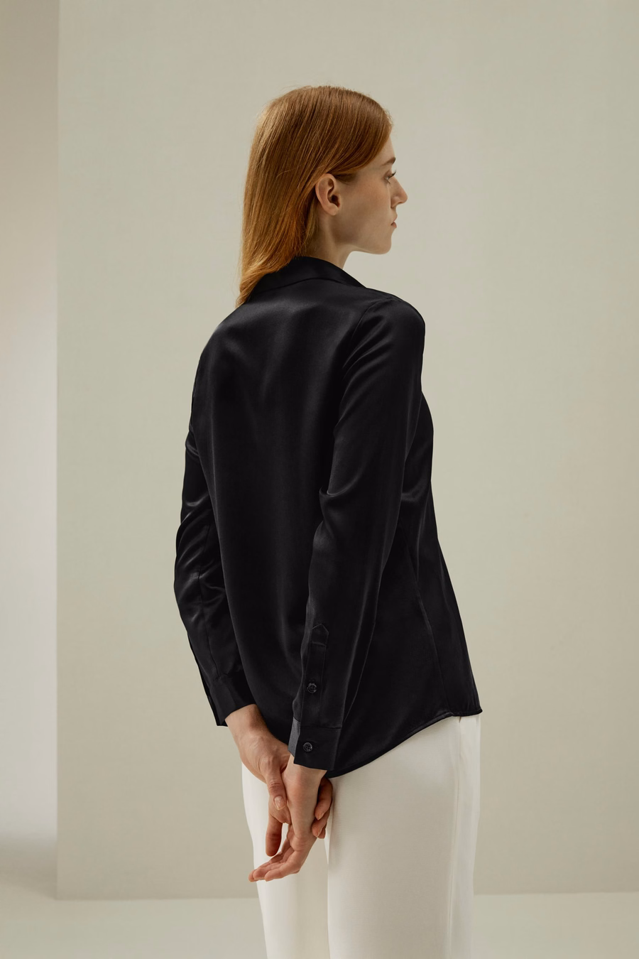 Camicia in seta con pattina nascosta di base