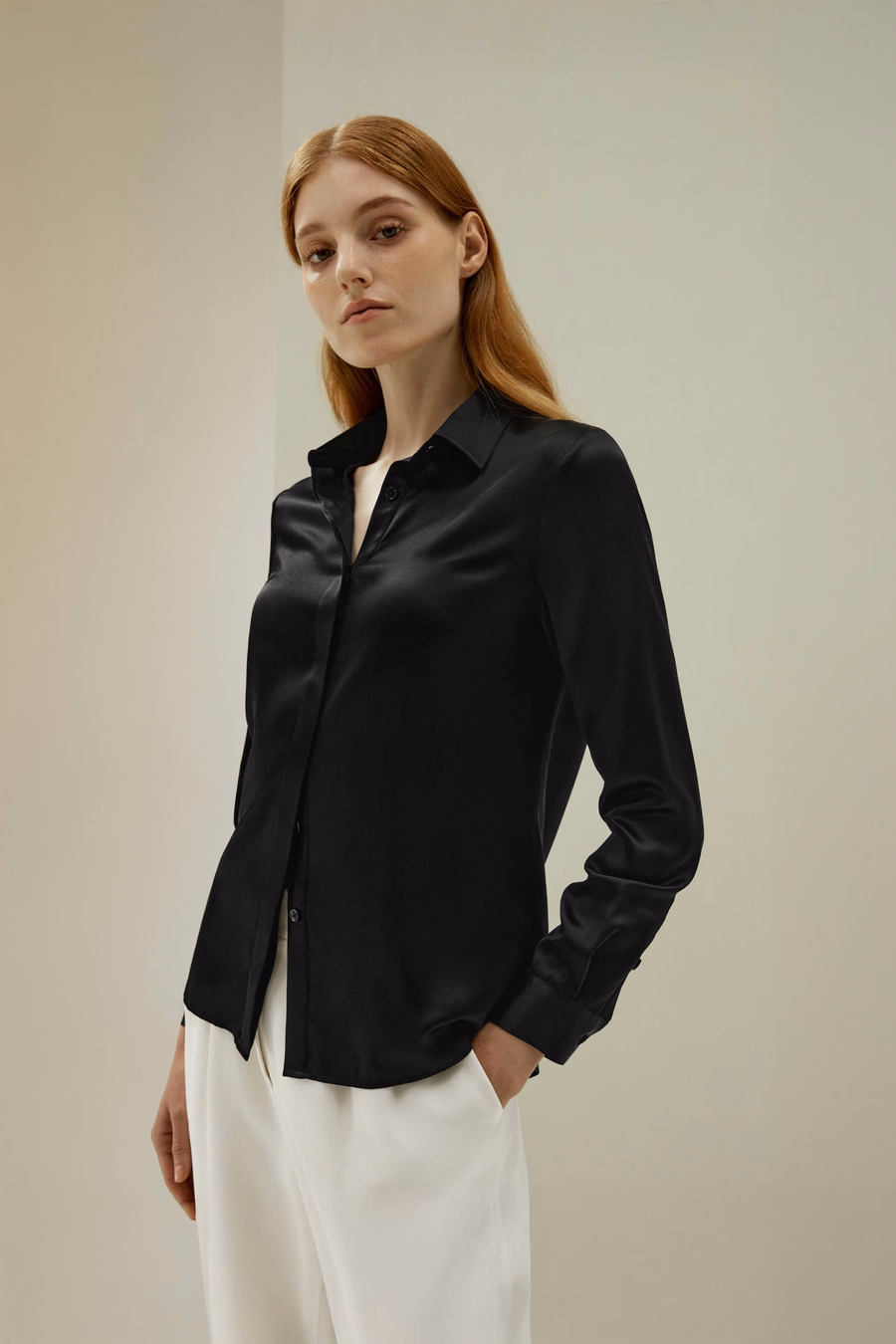 Camicia in seta con pattina nascosta di base