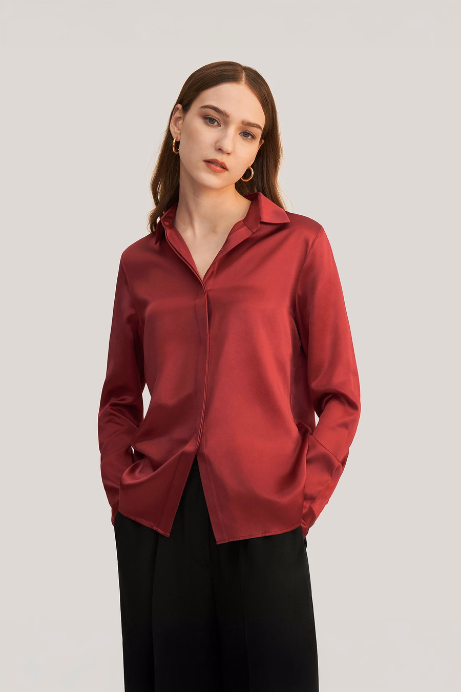 Camicia in seta con pattina nascosta di base