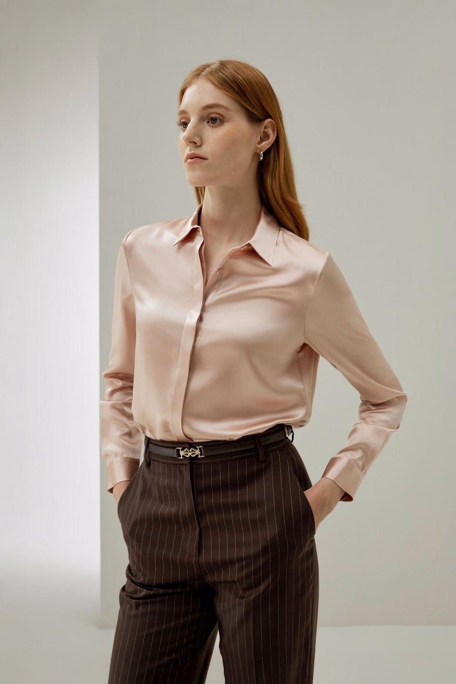 Camicia in seta con pattina nascosta di base