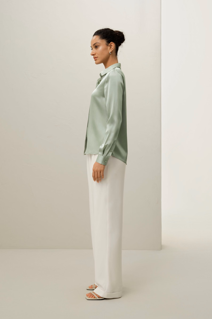 Camicia in seta con pattina nascosta di base