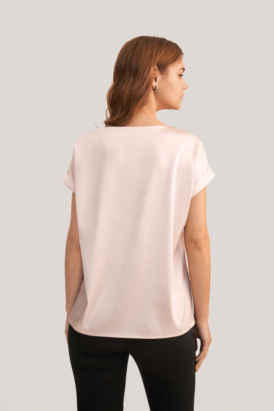 T-shirt in Seta con Maniche Corte e Collo Rotondo