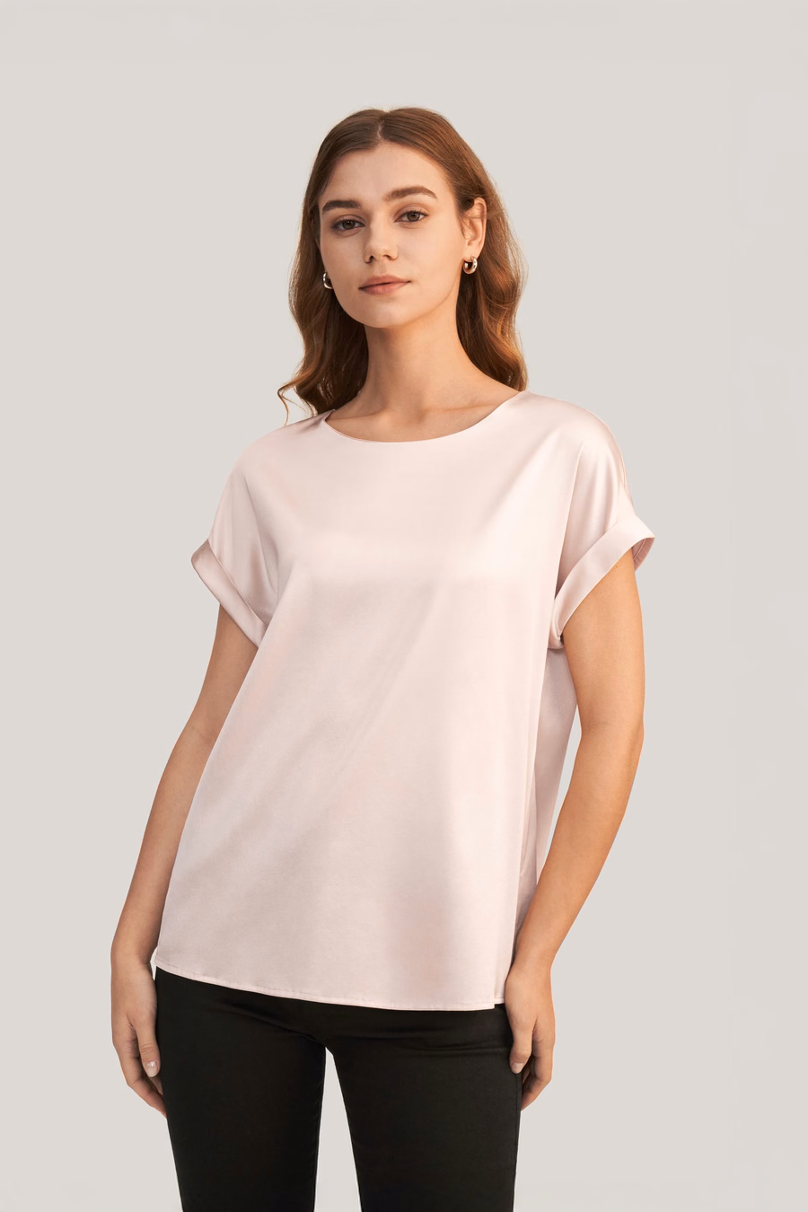 T-shirt in Seta con Maniche Corte e Collo Rotondo