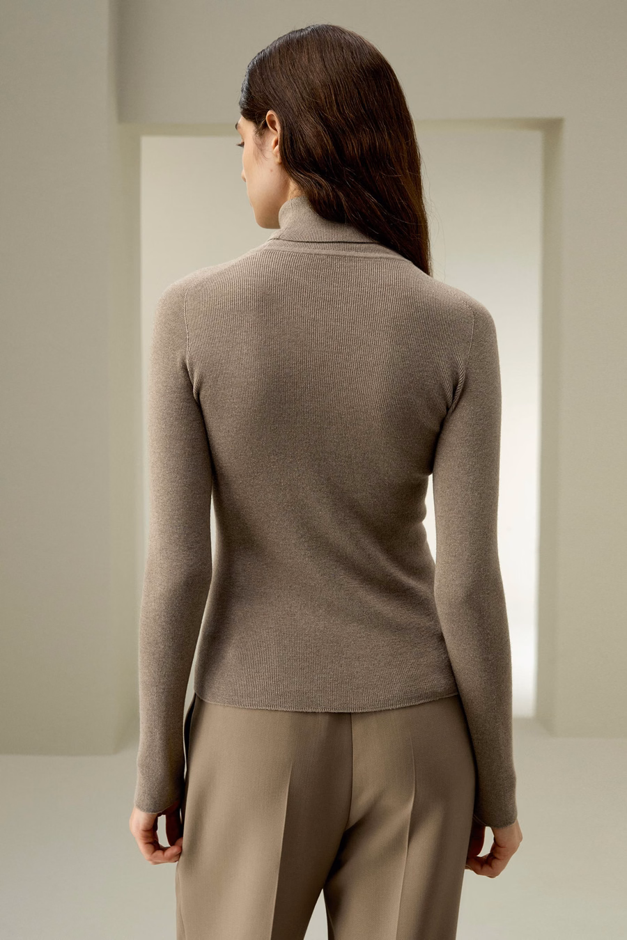 Maglione a collo alto in misto seta e cashmere senza cuciture