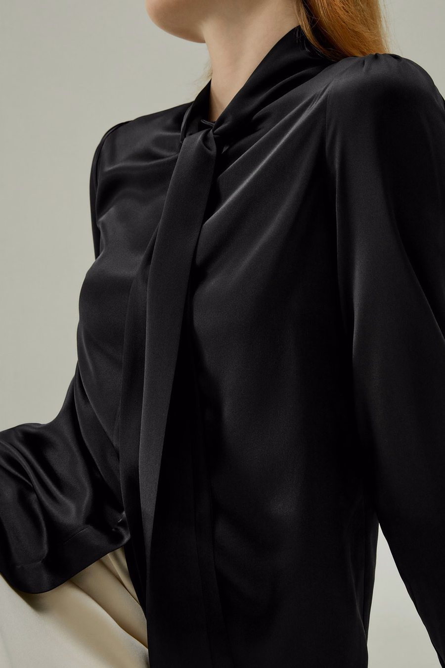 Donna Blusa in Seta con Fiocco
