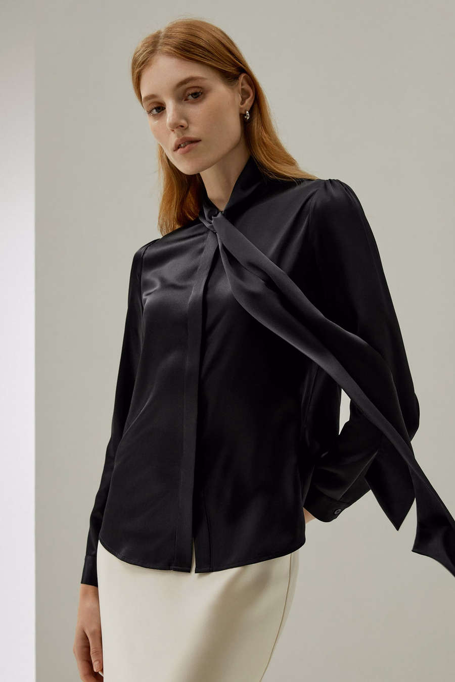 Donna Blusa in Seta con Fiocco