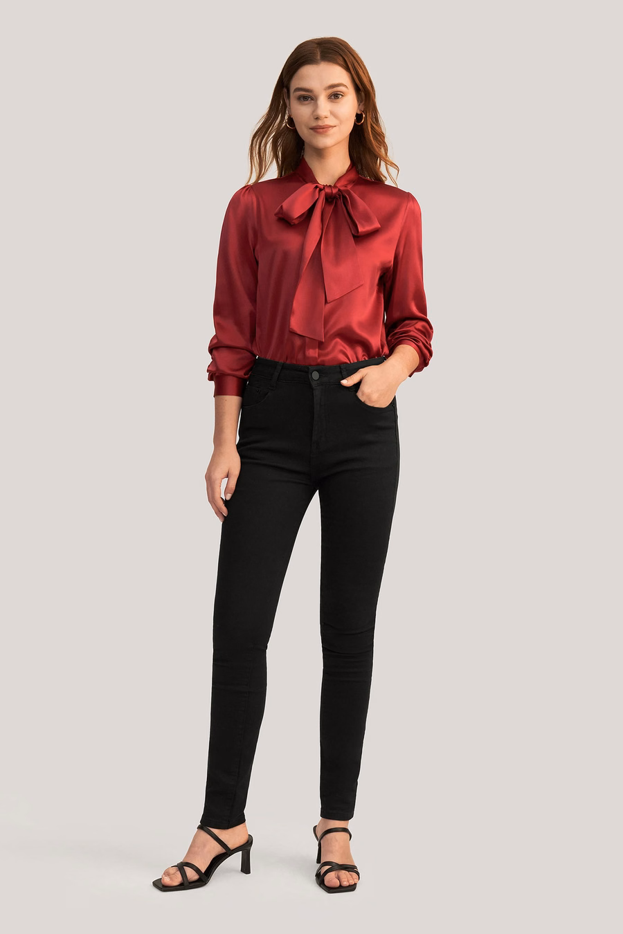Donna Blusa in Seta con Fiocco