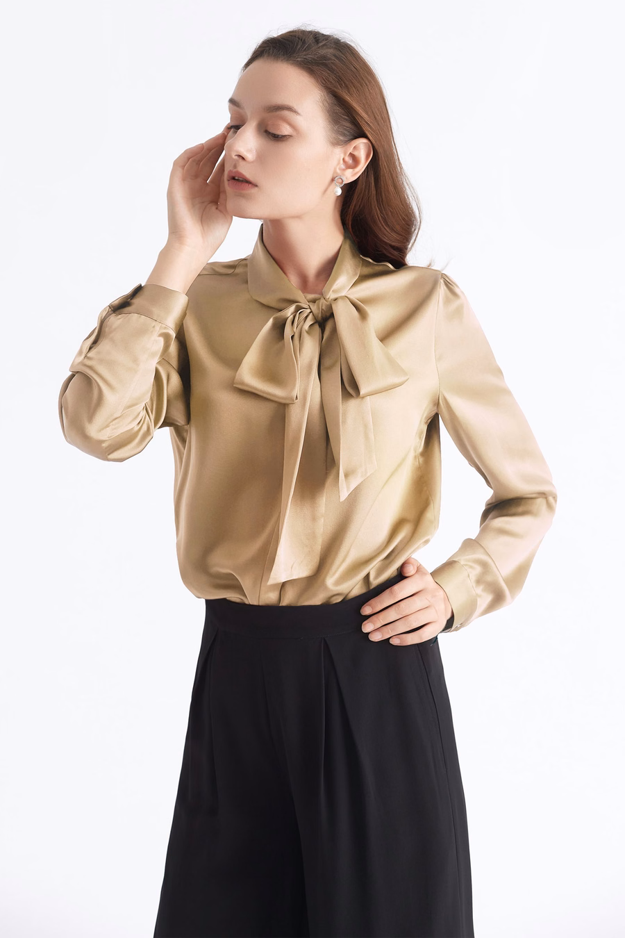 Donna Blusa in Seta con Fiocco
