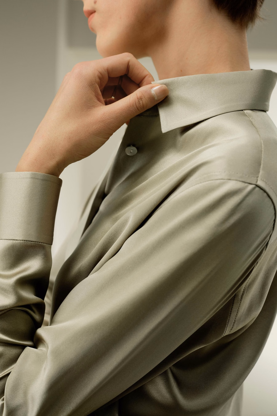 Camicia in seta charmeuse senza tempo