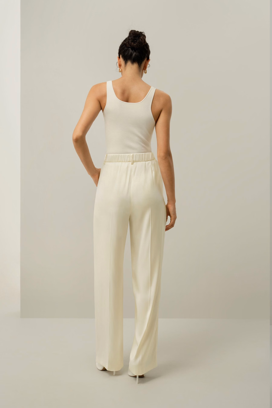 Pantaloni a gamba dritta in charmeuse double-faced