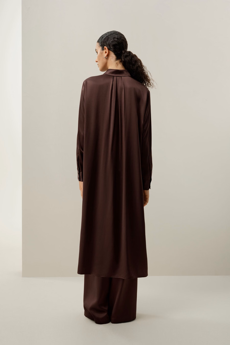 Pantaloni in seta charmeuse a gamba larga