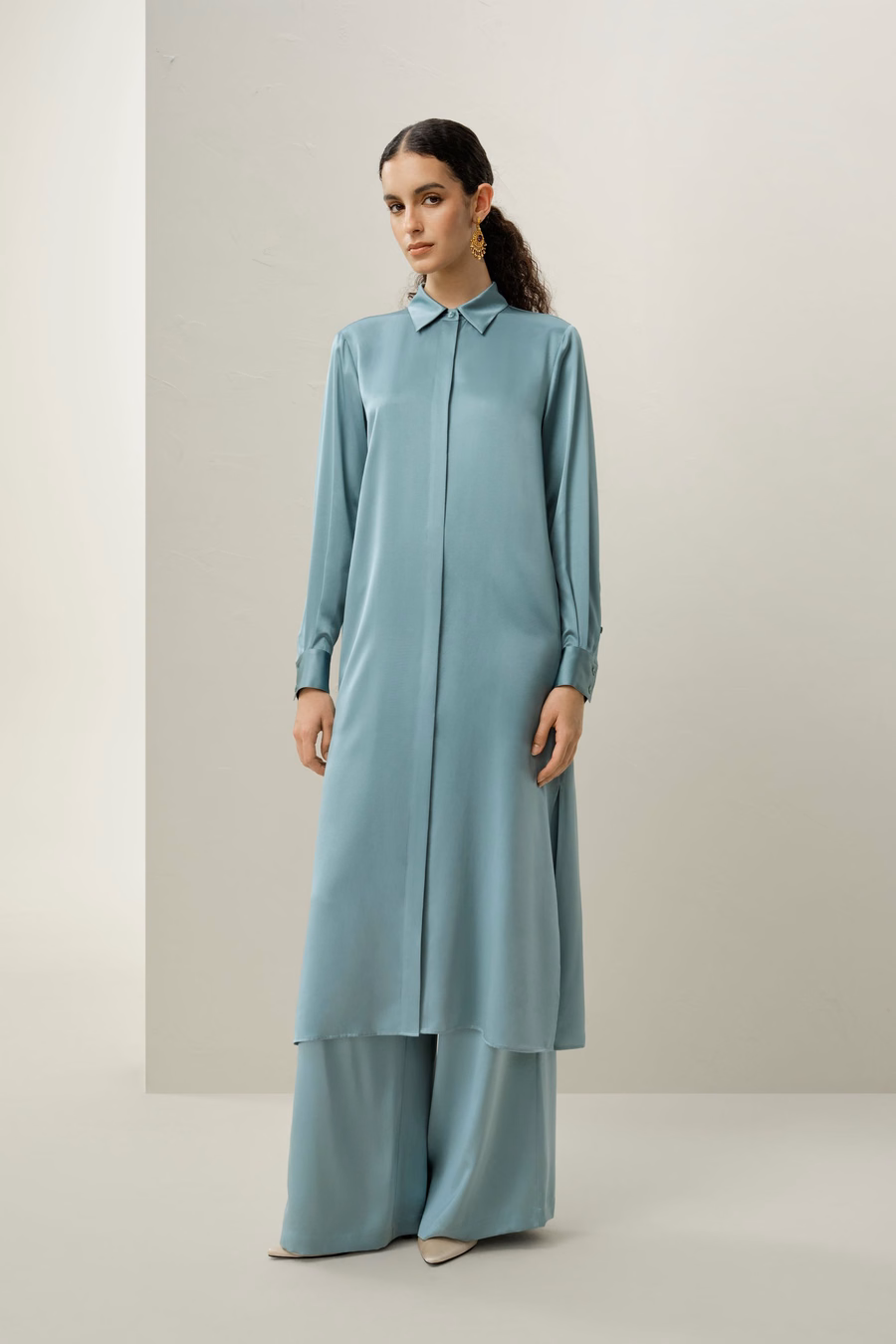 Pantaloni in seta charmeuse a gamba larga