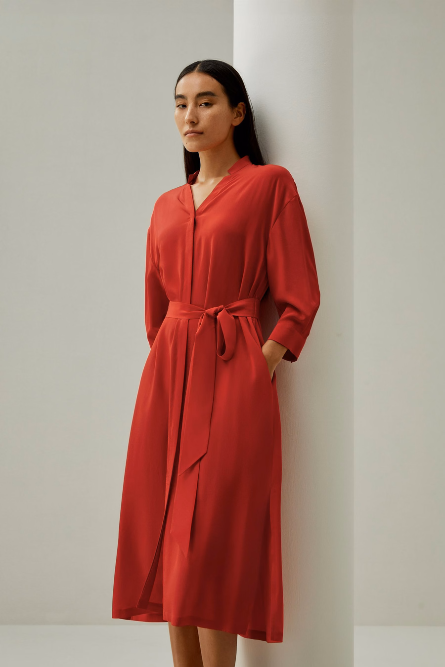 Vestito in seta con tasca laterale