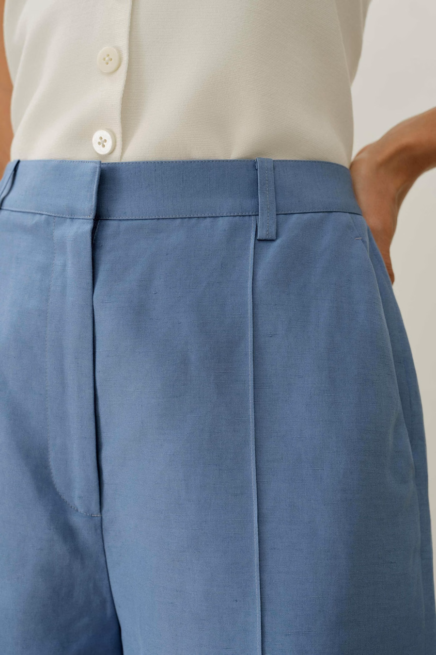 Short in Seta e Lino a Vita Alta