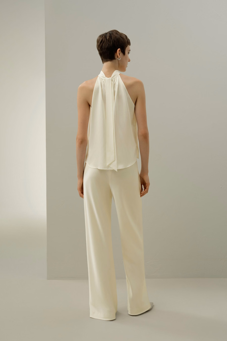 Top halter minimalista in seta