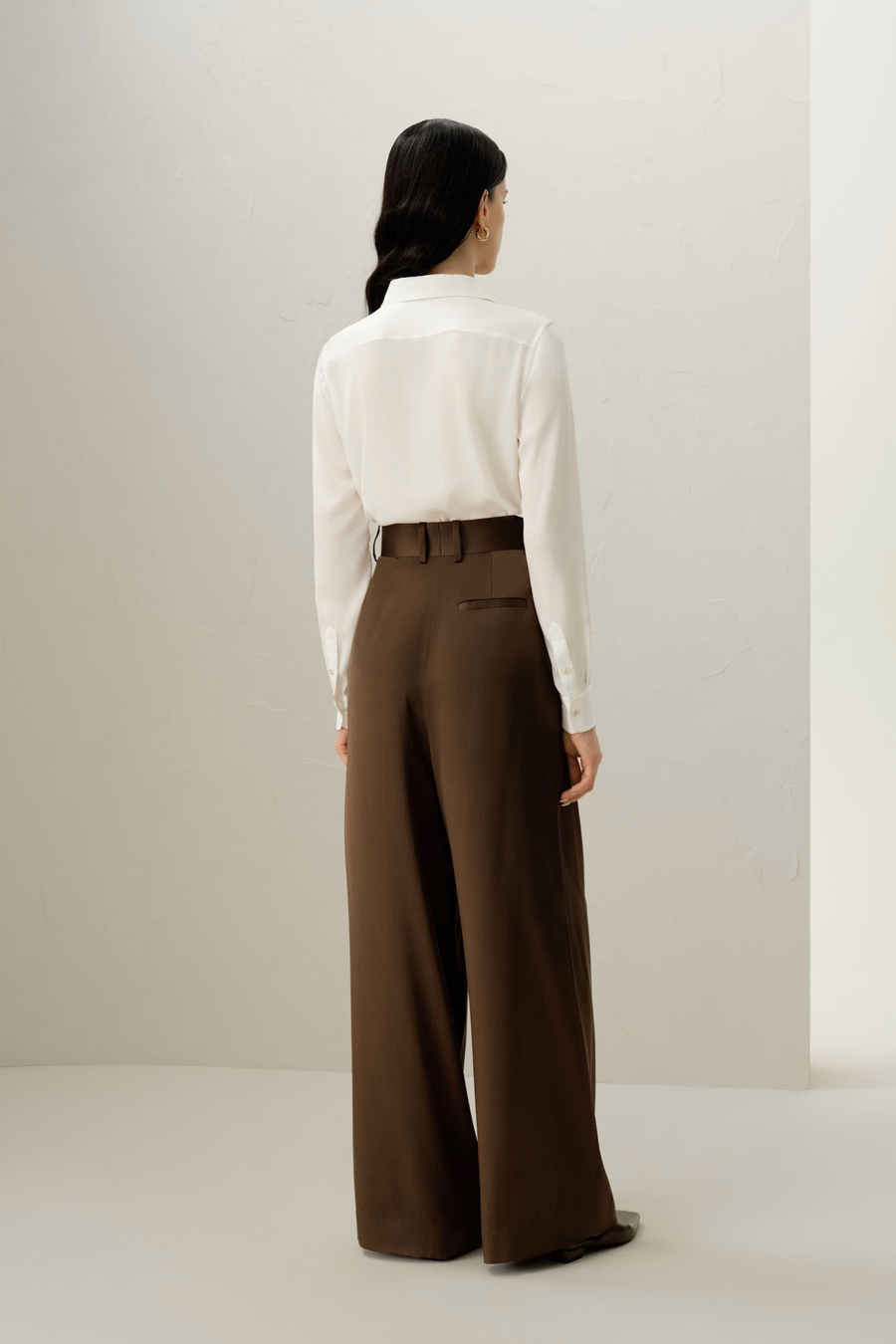 Camicia di seta con colletto a punta