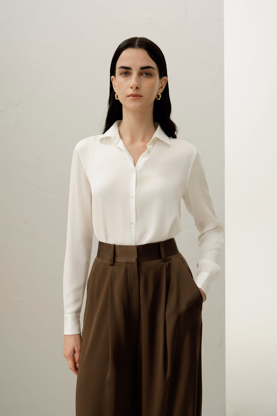 Camicia di seta con colletto a punta