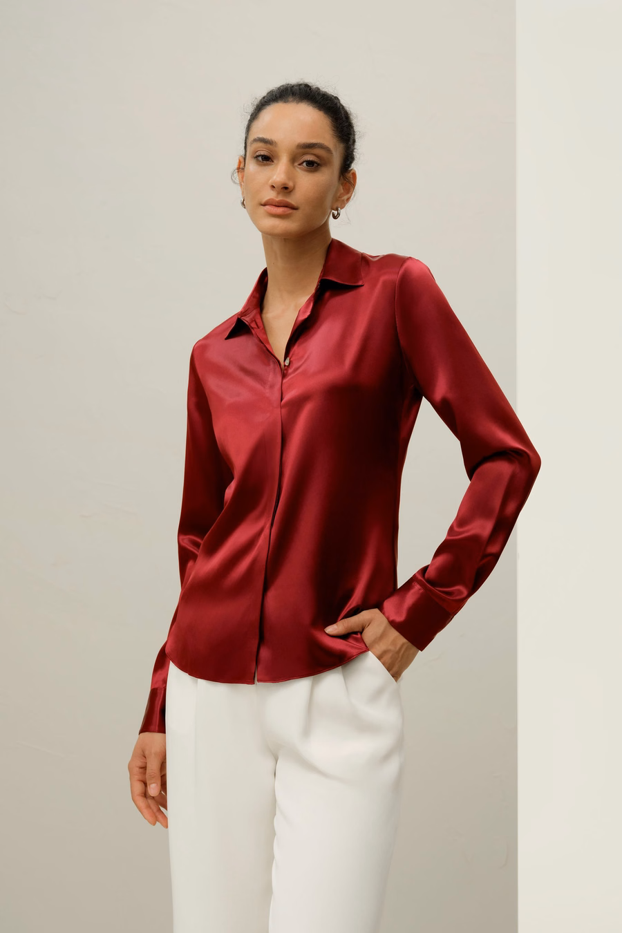 Camicia in seta dalla silhouette elegante