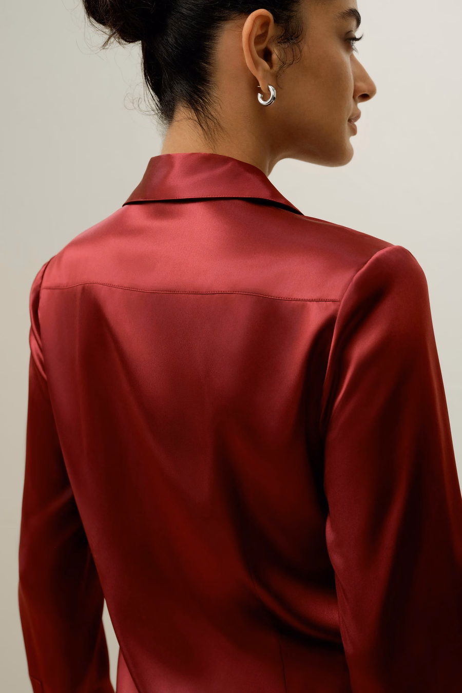 Camicia in seta dalla silhouette elegante