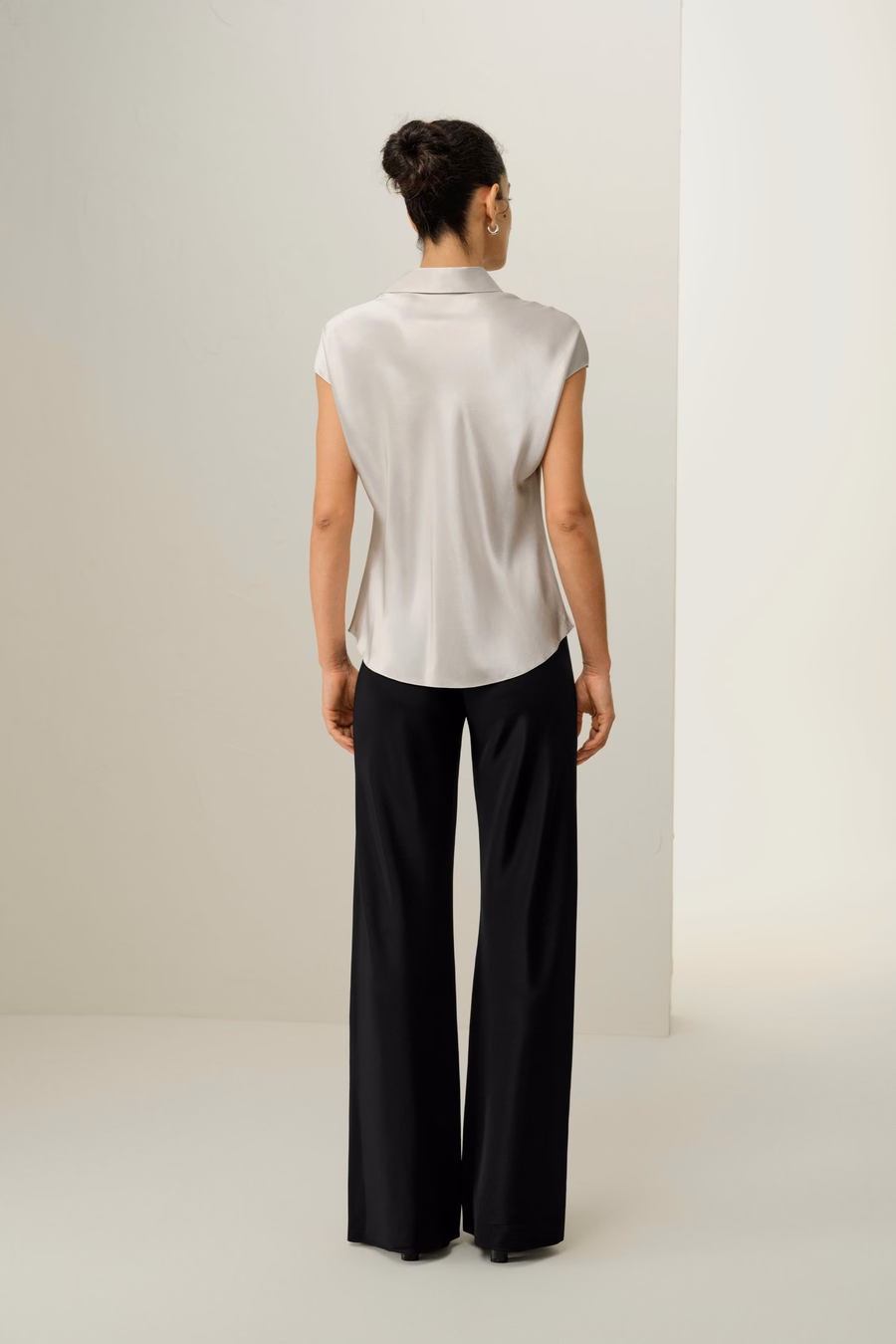 Camicia in Seta a Maniche Corte Taglio in Diagonale